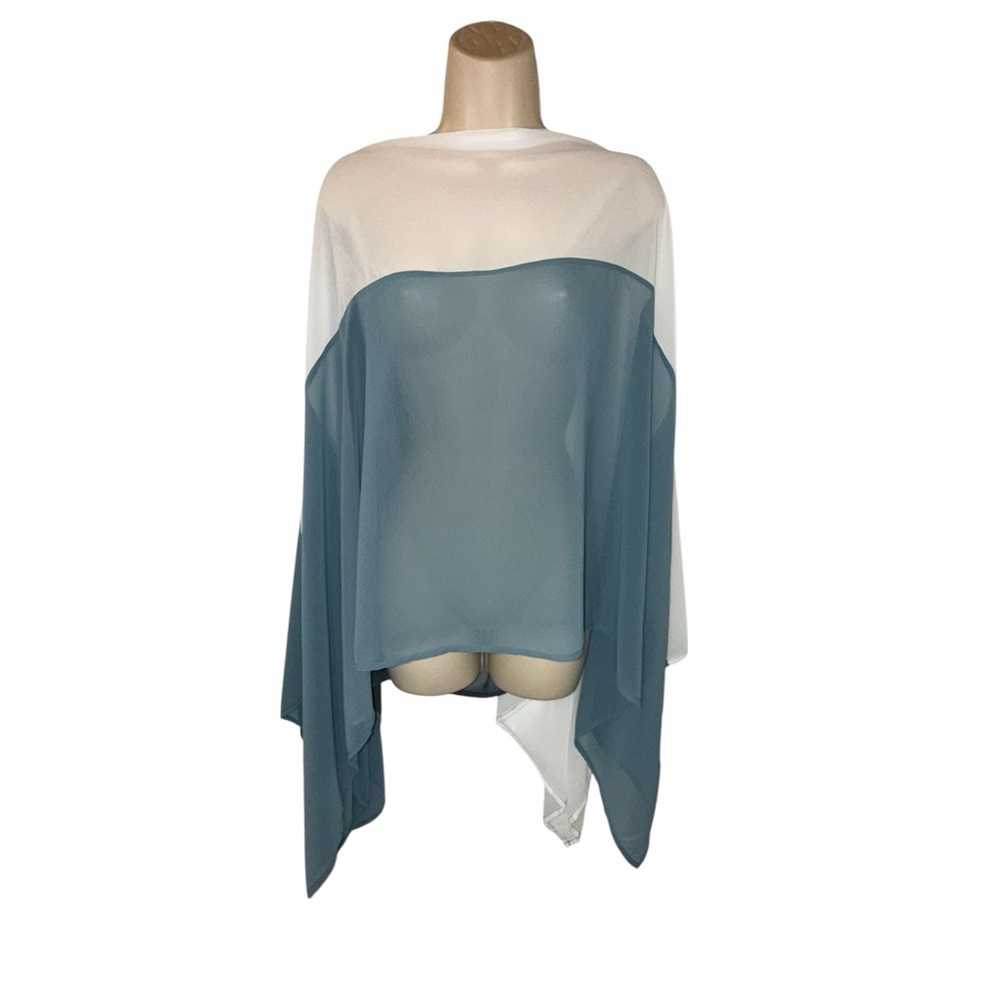 Marla Wynn Teal and White Poncho